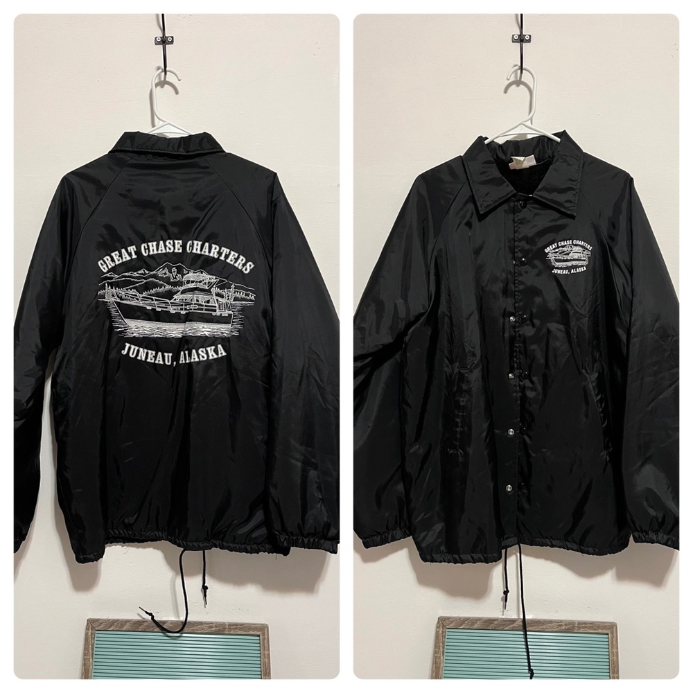 Vintage windbreaker oversized medium Great Chase Charters Juneau, Alaska